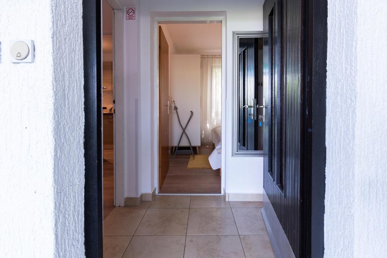 Apartments By The Sea Punat, Krk - 5351 Екстер'єр фото